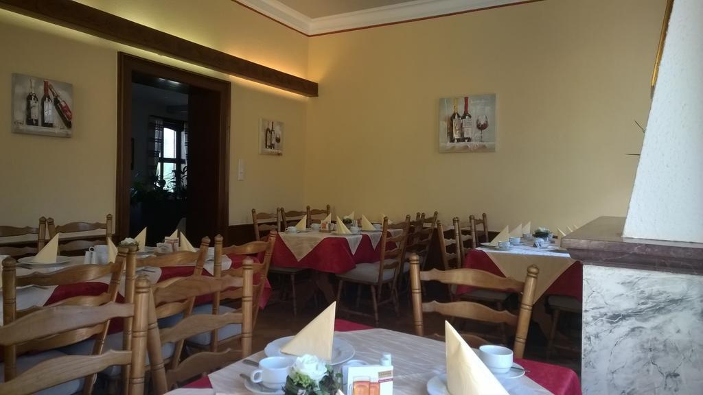 Hotel Restaurant Hambacher Winzer Neustadt an der Weinstraße Esterno foto
