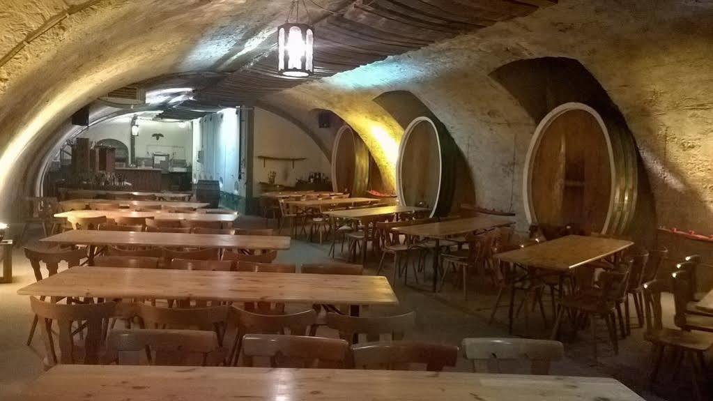 Hotel Restaurant Hambacher Winzer Neustadt an der Weinstraße Esterno foto