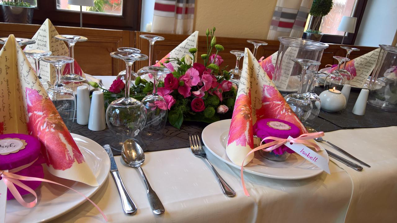 Hotel Restaurant Hambacher Winzer Neustadt an der Weinstraße Esterno foto